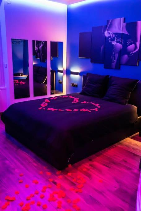Apartamento Blue Night - Jacuzzi - Bord De Seine Corbeil-Essonnes Exterior foto